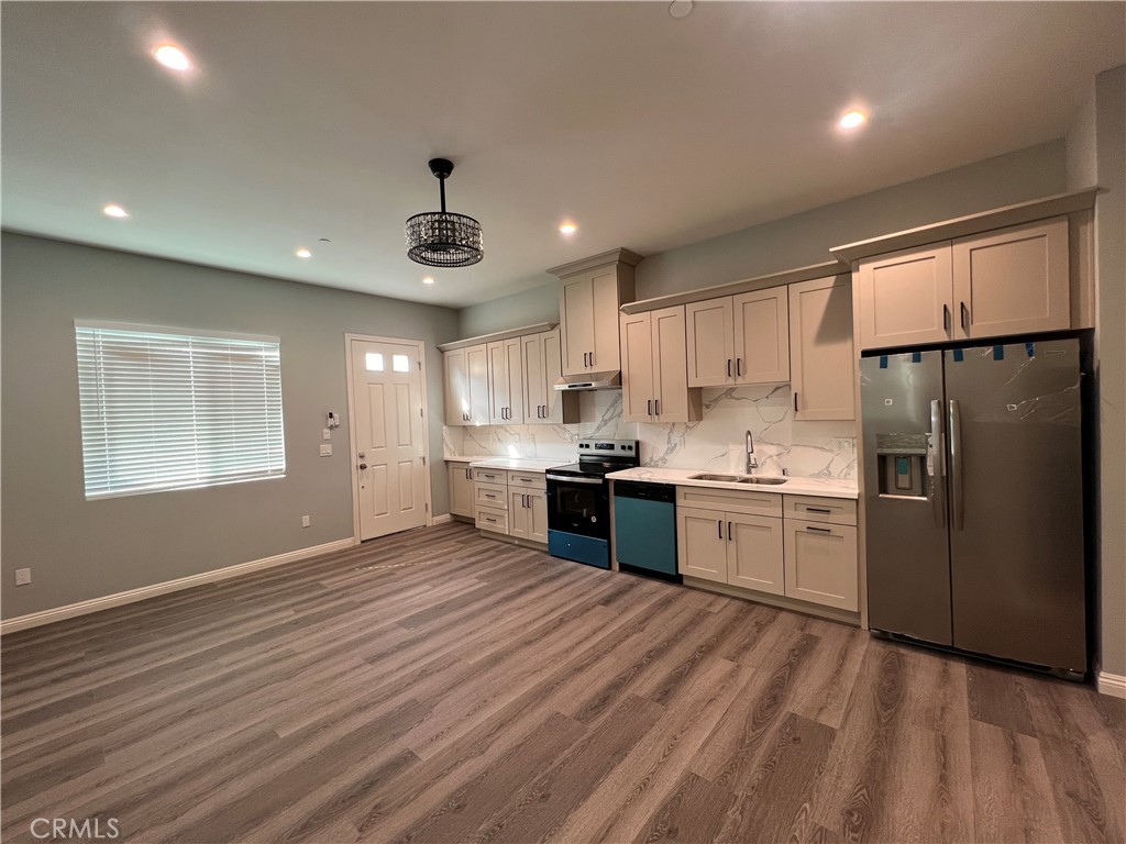 $3,280/month 236 W Palm 1 Monrovia CA, 9101664053816458497122