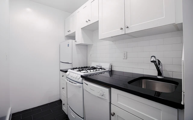 253 West 72nd Street63659471250817120
