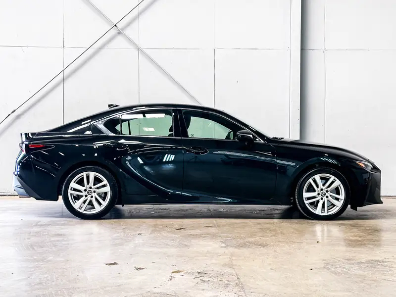 2022 Lexus IS63724706724865124