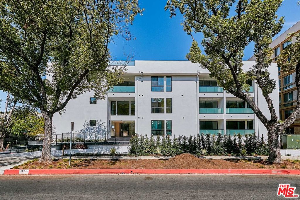 328 N Maple Drive 306 Beverly Hills CA, 9021064121428645250121