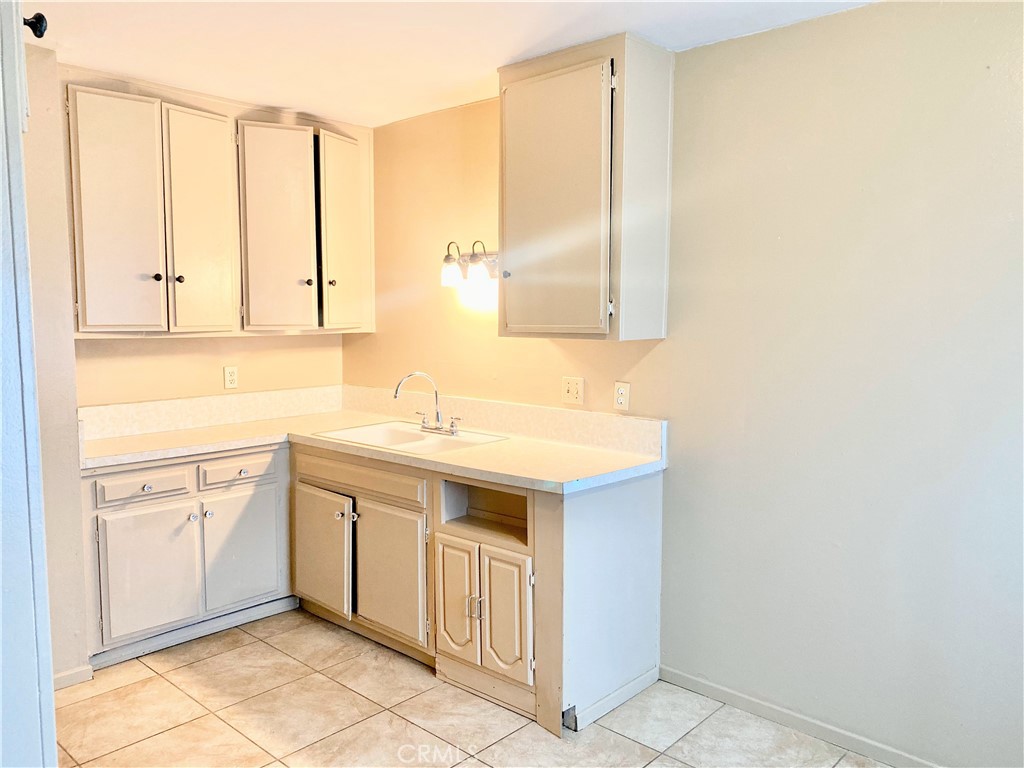 $1,148/month 8616 N Loop Boulevard 1 California City CA, 9350564042320652803122