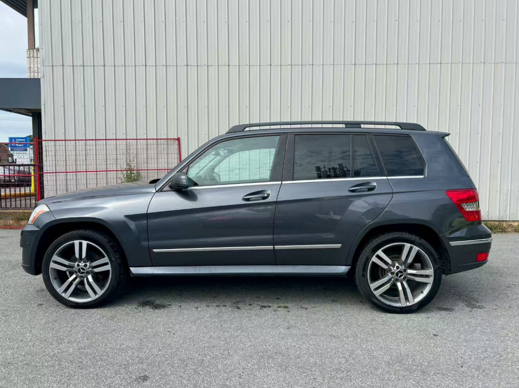 2010 Mercedes-Benz   GLK-Class 4MATIC 4dr GLK 35063431127821825121