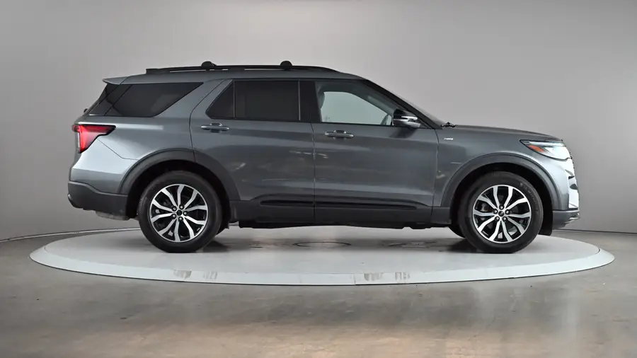 2025 Ford Explorer64223436991618124