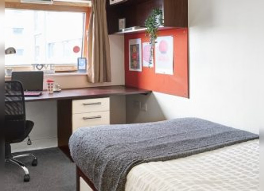 Heantun Point, Wolverhampton Classic En-suite64287765986561124