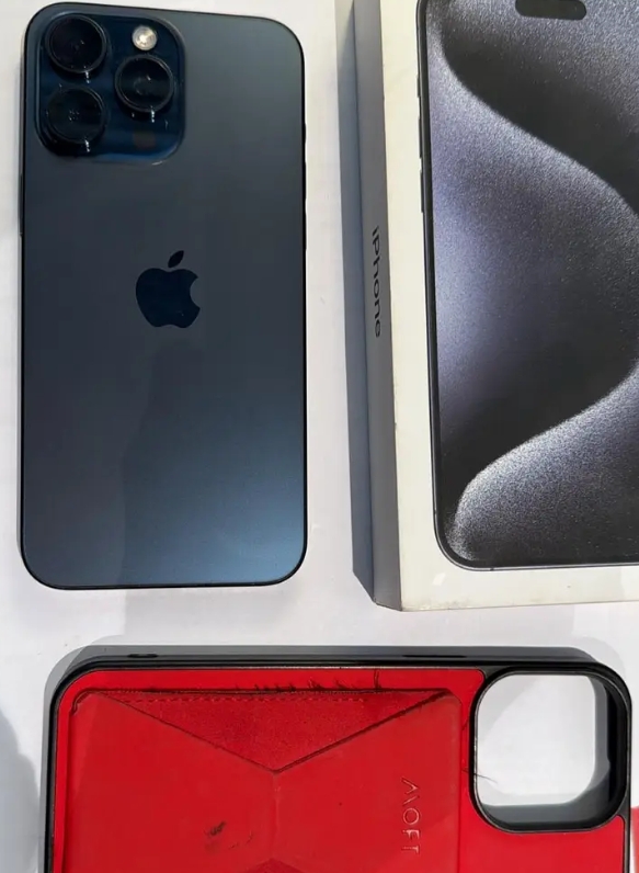 iPhone 15 Pro Max65095347401731121