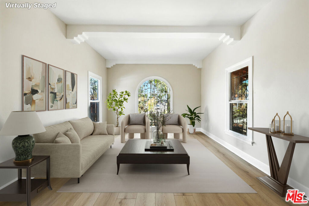 8853 S Halldale Avenue Los Angeles CA, 9004763711793646979120