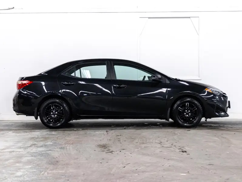 2018 Toyota Corolla64575946345089122