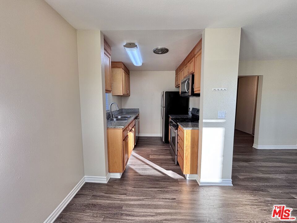 1800 N Alvarado Street 3 Los Angeles CA, 9002664121545092611122