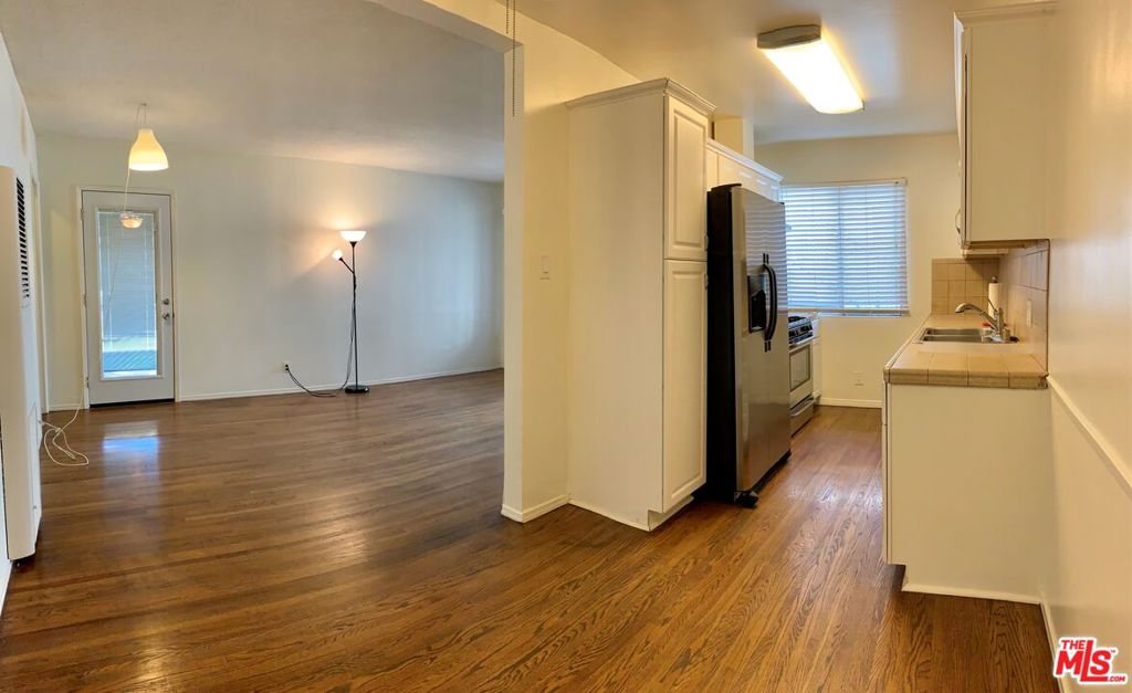 1543 EUCLID Street A Santa Monica CA, 9040464110521684994122