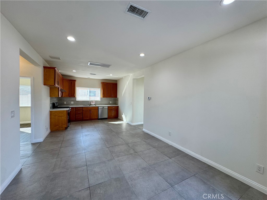 $3,050/mes 729 W 12th Street Pomona CA, 9176664134750983683121