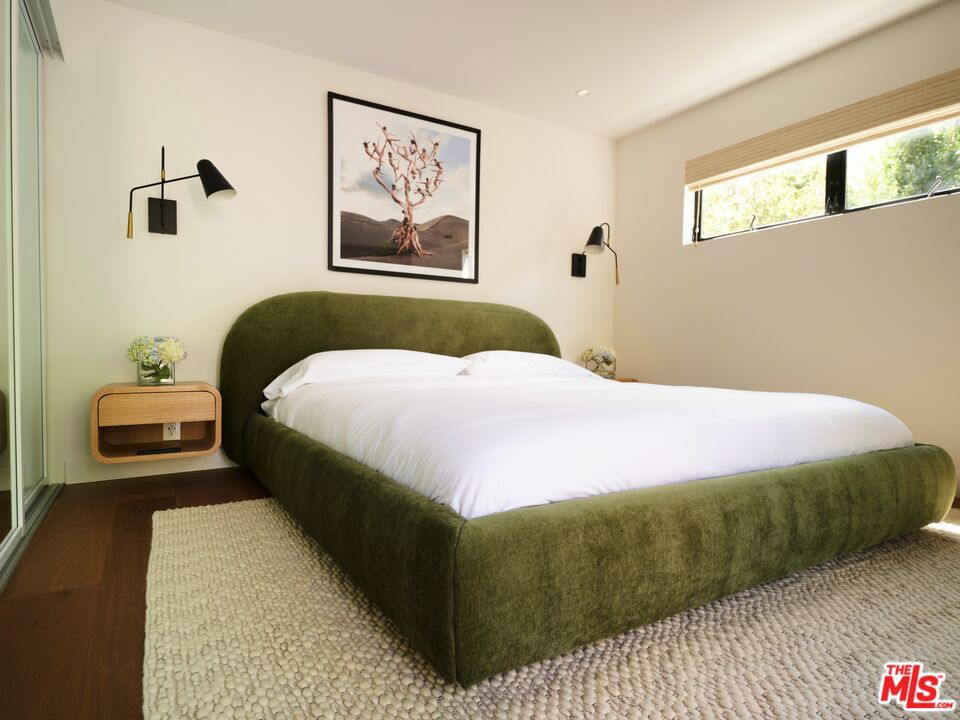 2309 Hollyridge Drive Los Angeles CA, 9006863770050745857122