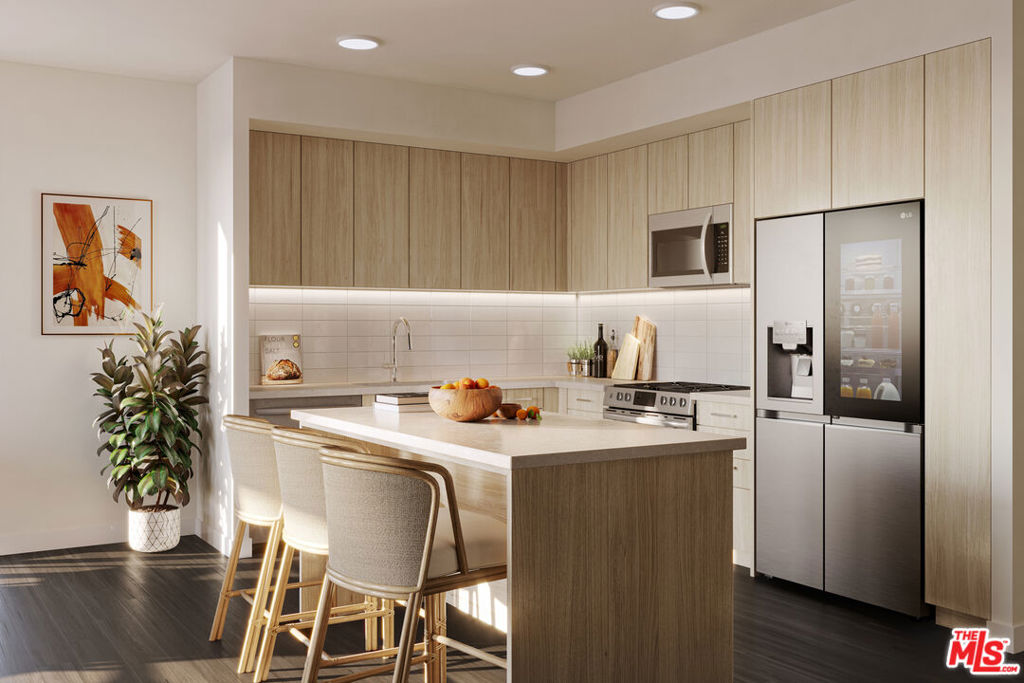12121 W Olympic Boulevard 2024 Los Angeles CA, 9006464134784536067122
