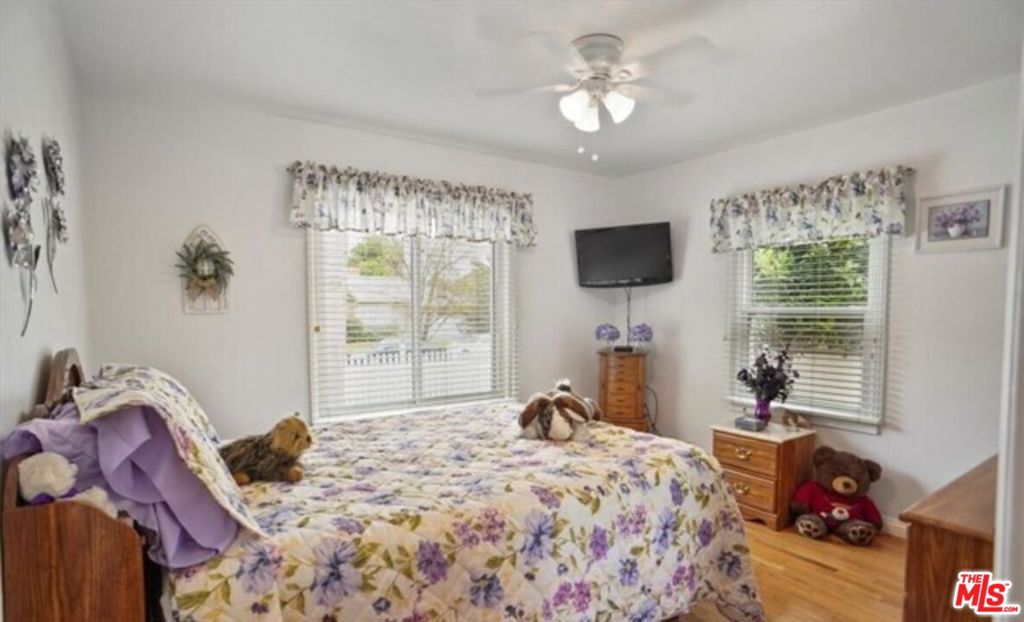 6453 Montgomery Avenue Lake Balboa CA, 9140663788952852097121