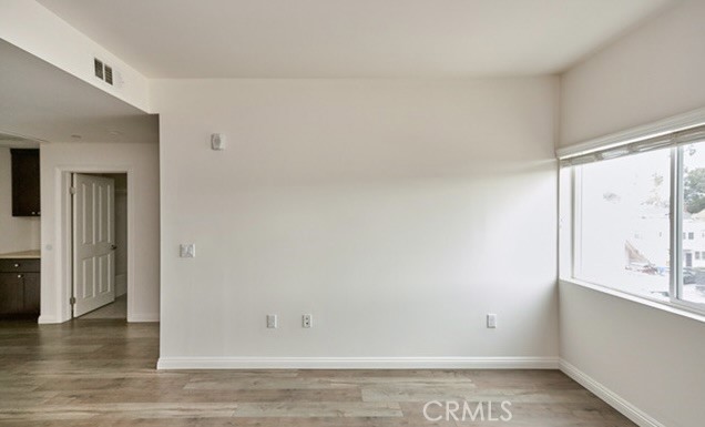 1167 S Hoover Los Angeles CA, 90006