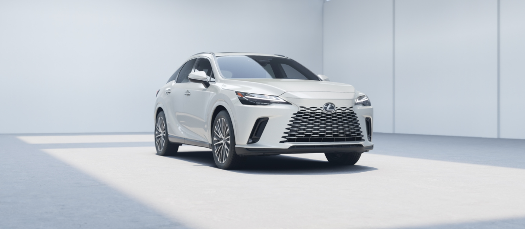 El SUV de lujo mediano híbrido enchufable. Diseñado con un estándar superior.63516098130307124