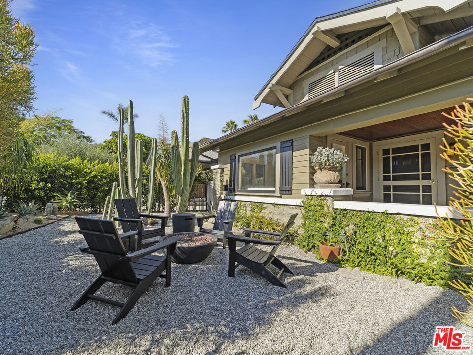 1528 N Curson Avenue, Los Angeles CA, 9004663701532846209120