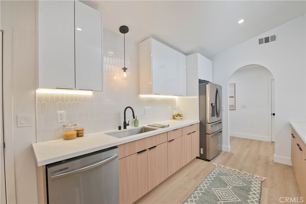 9355 Ruffner Avenue, Northridge CA, 9134363623522524289121