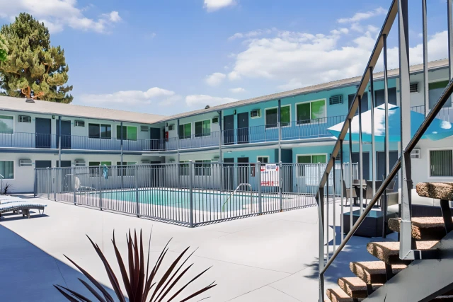 Aqua South63590854766467122