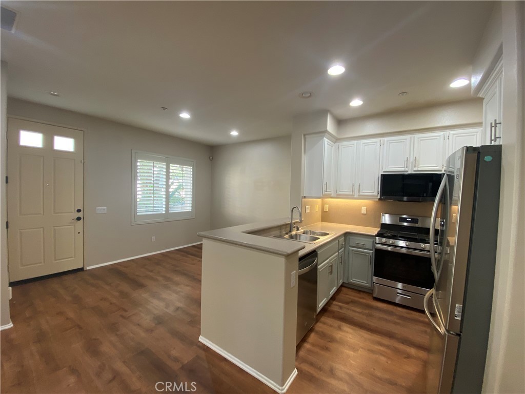 111 Sapphire Irvine CA, 9260264090250313475122