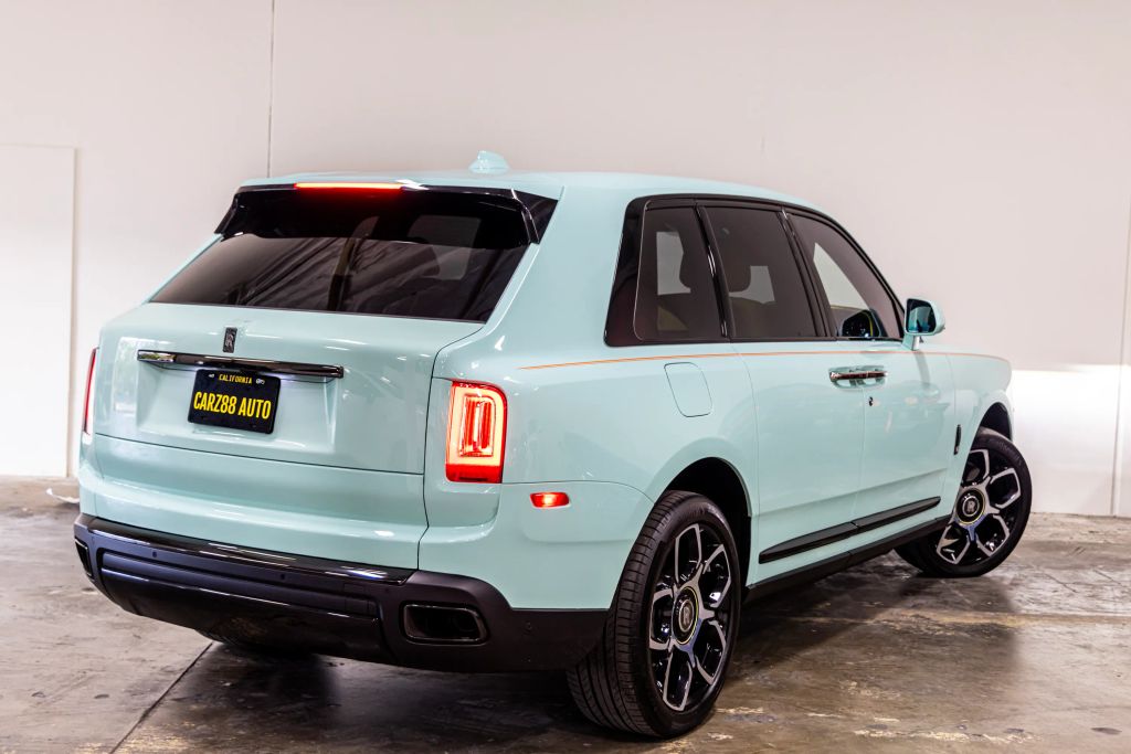 2022 ROLLS-ROYCE CULLINAN64024323752706123