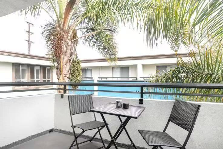 【Apartamento Palms en Los Ángeles】1 dormitorio, 1 baño | Piscina en la azotea + conserje 24 horas | Cerca de UCLA/USC63270367774081121