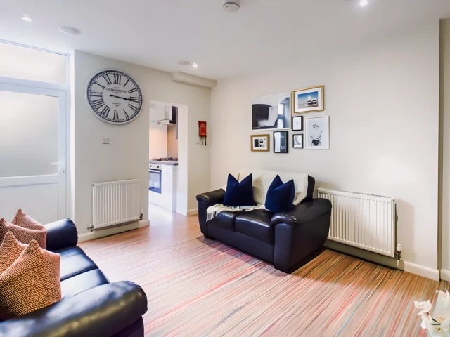 23 Carlton Road64196229310082125
