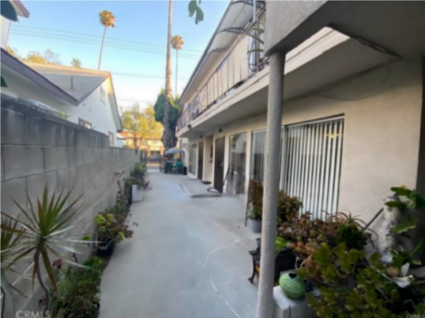 5665 Franklin Avenue, Los Angeles CA, 9002863588535427587122