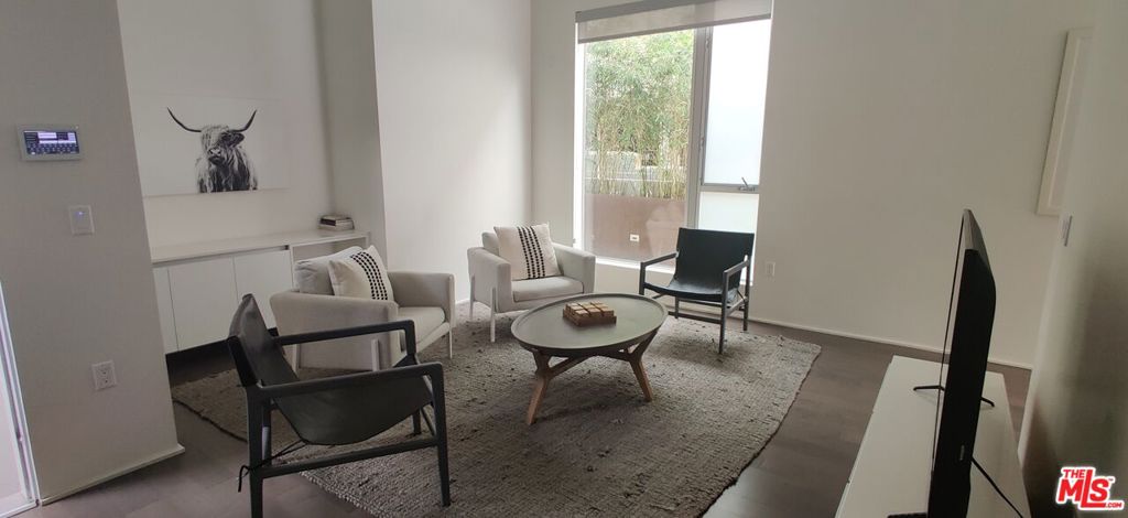 935 N San Vicente Boulevard 1 West Hollywood CA, 9006964101457073793121