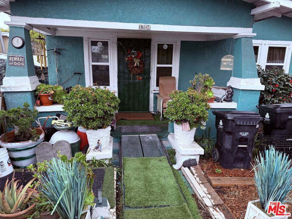 3304 W 63rd Street, Los Angeles CA, 9004363656791041923121