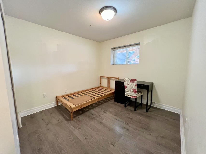 Burnaby Garden Village (Near Metrotown) – 2 Bed 1 Bath Suite for Rent63433418233857123