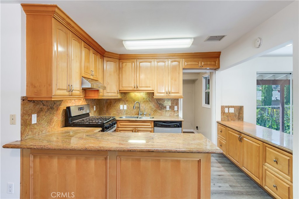 3352 Montrose La Crescenta CA, 9121463710497683201122