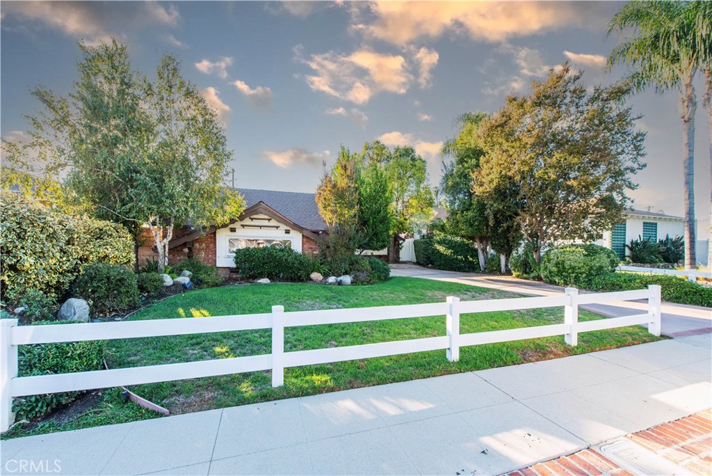 8529 Tunney, Northridge CA, 9132464122349815681122