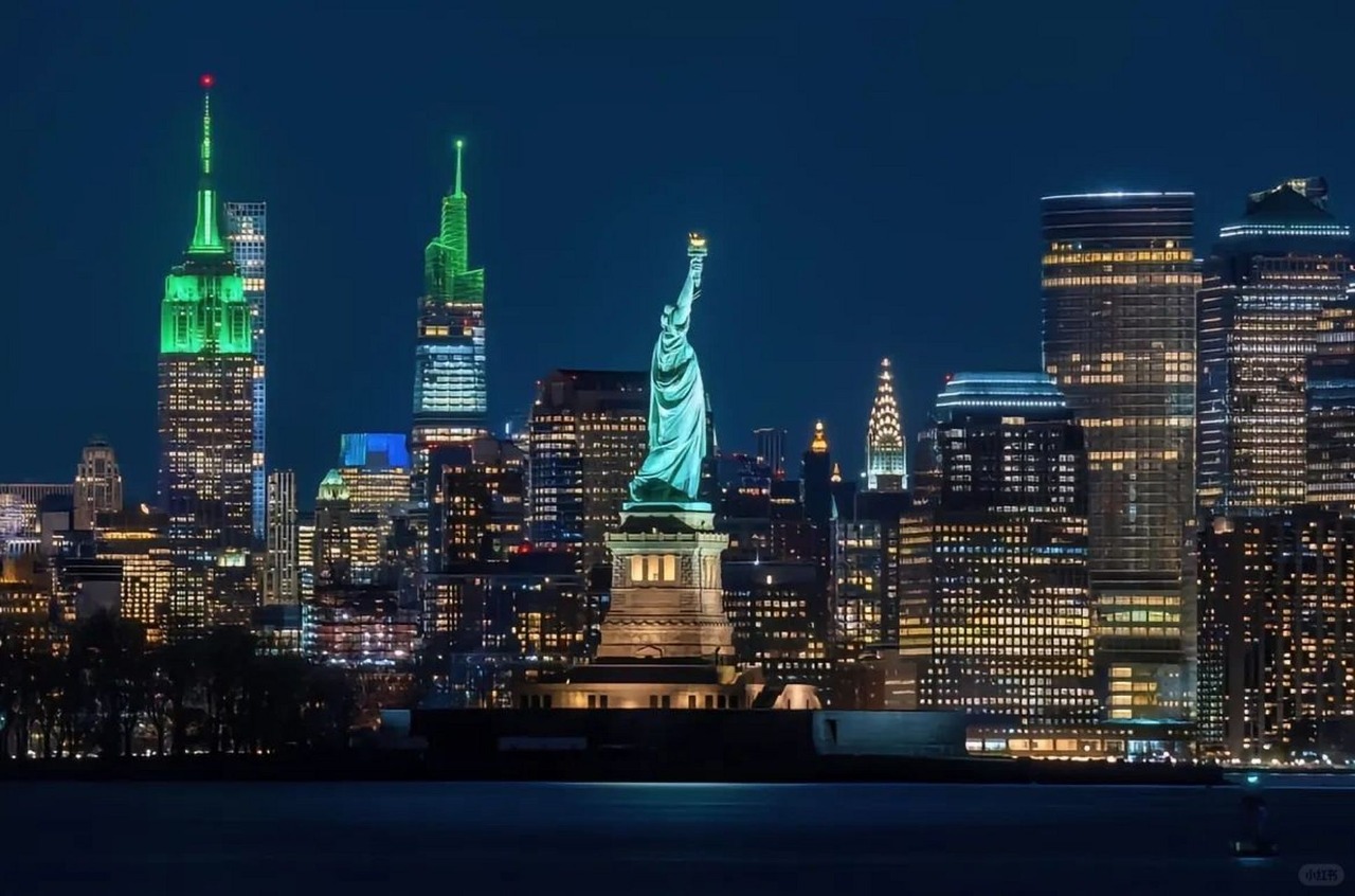 <1 Day> New York Full Exploration Tour: Wall Street Bull + World Trade Center + Statue of Liberty Cruise + Times Square + One World Observatory + MoMA Museum of Modern Art64102108013187120
