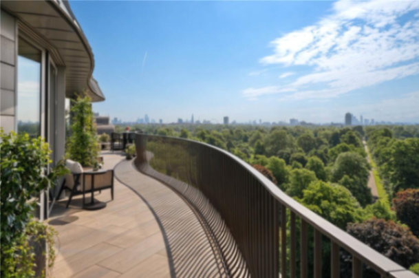 Bayswater Road, London, W263007410194305120