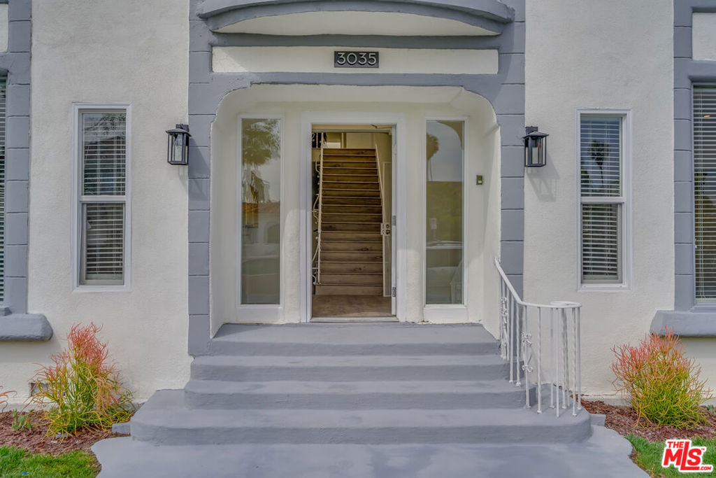 3035 West Boulevard 201 Los Angeles CA, 9001664122188360962121