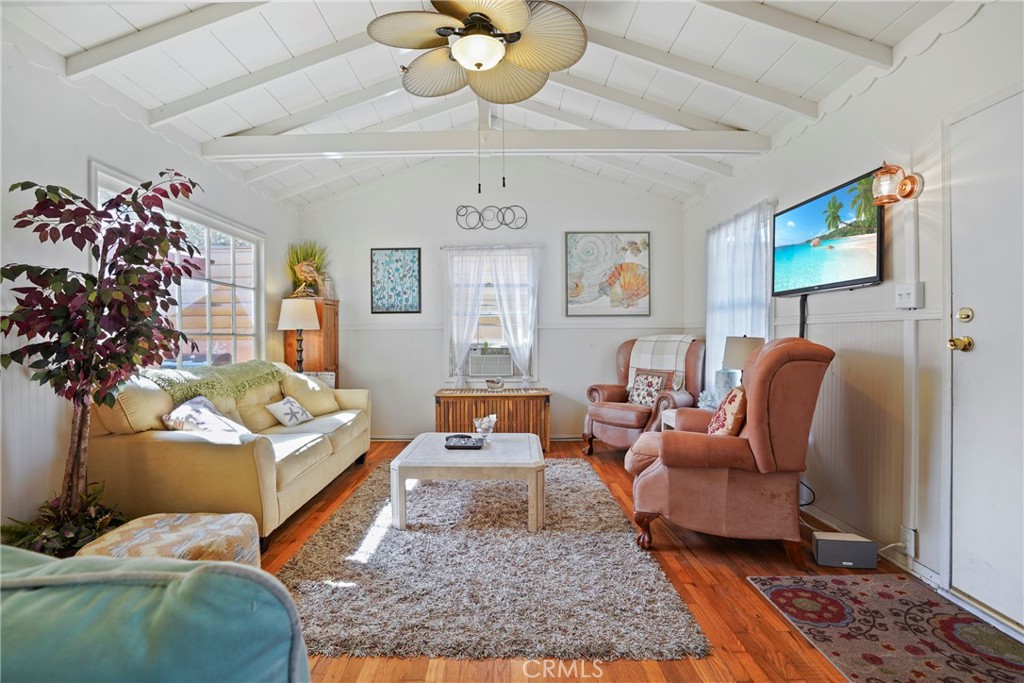 206 Glendora Avenue, Long Beach CA, 9080363679342527491120