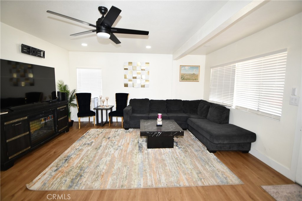 $5,300/mes 4028 W 160 Street Lawndale CA, 9026064098357875971122