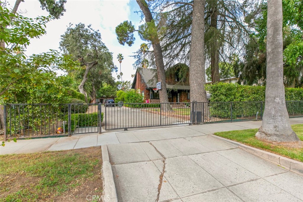 597 N Hill Avenue N Pasadena CA, 9110664133728605569120