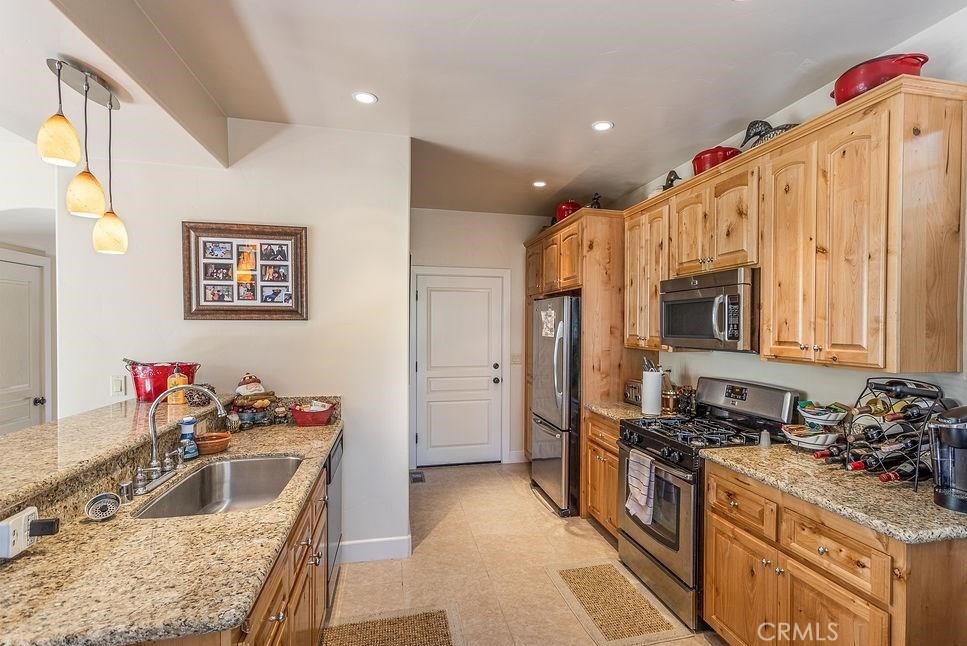 1157 Scenic Rimforest CA, 9237863865984783619122