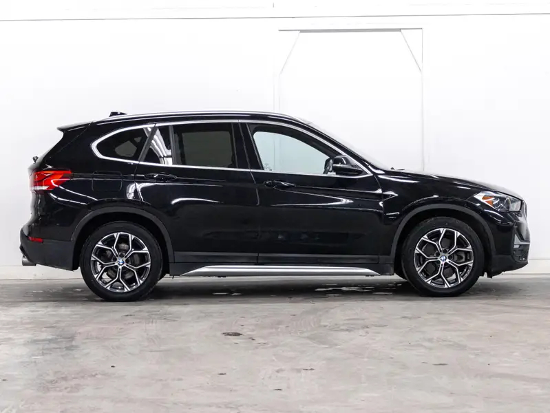 2021 BMW X164001299991426121