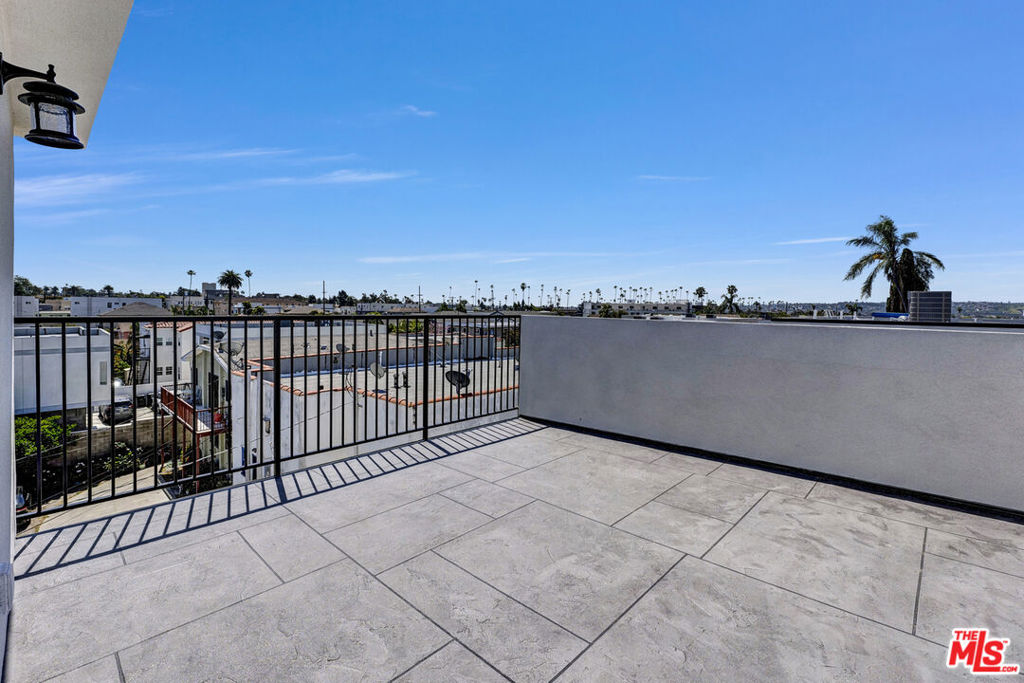 4647 1/2 W 18th Street Los Angeles CA, 9001964109059284993121