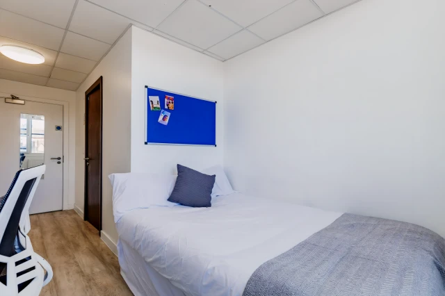 En Suite Classic Refurbished MyPad Paisley, Glasgow