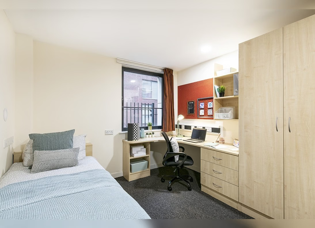 Sheffield 3, Sheffield Ensuite Silver64275452935553122