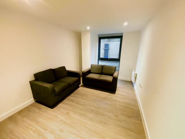 2 Bed 2 Bath Fargate 28057#, Sheffield