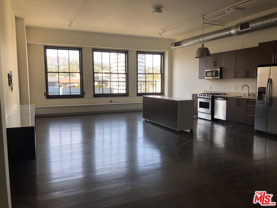 1645 VINE Street 708 Los Angeles CA, 9002864123441853954121