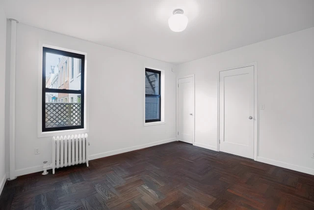 140 Waverly Place63659574526211121