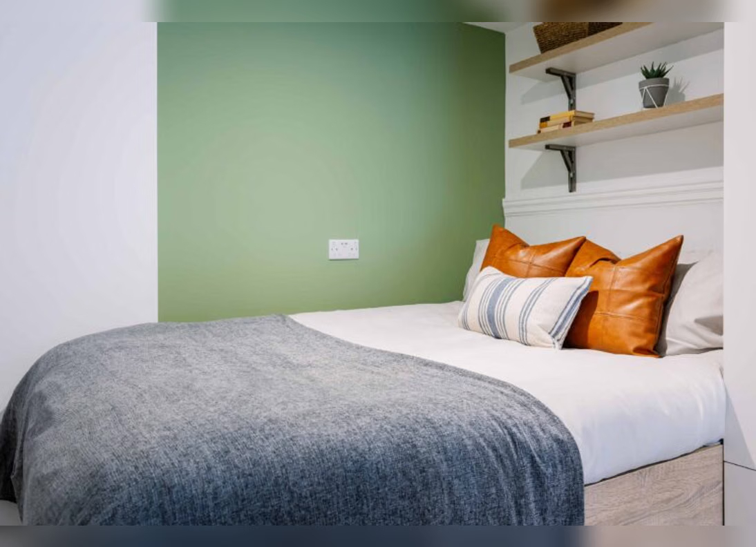 Leonardo, Leeds Platinum Plus Ensuite – Loft
