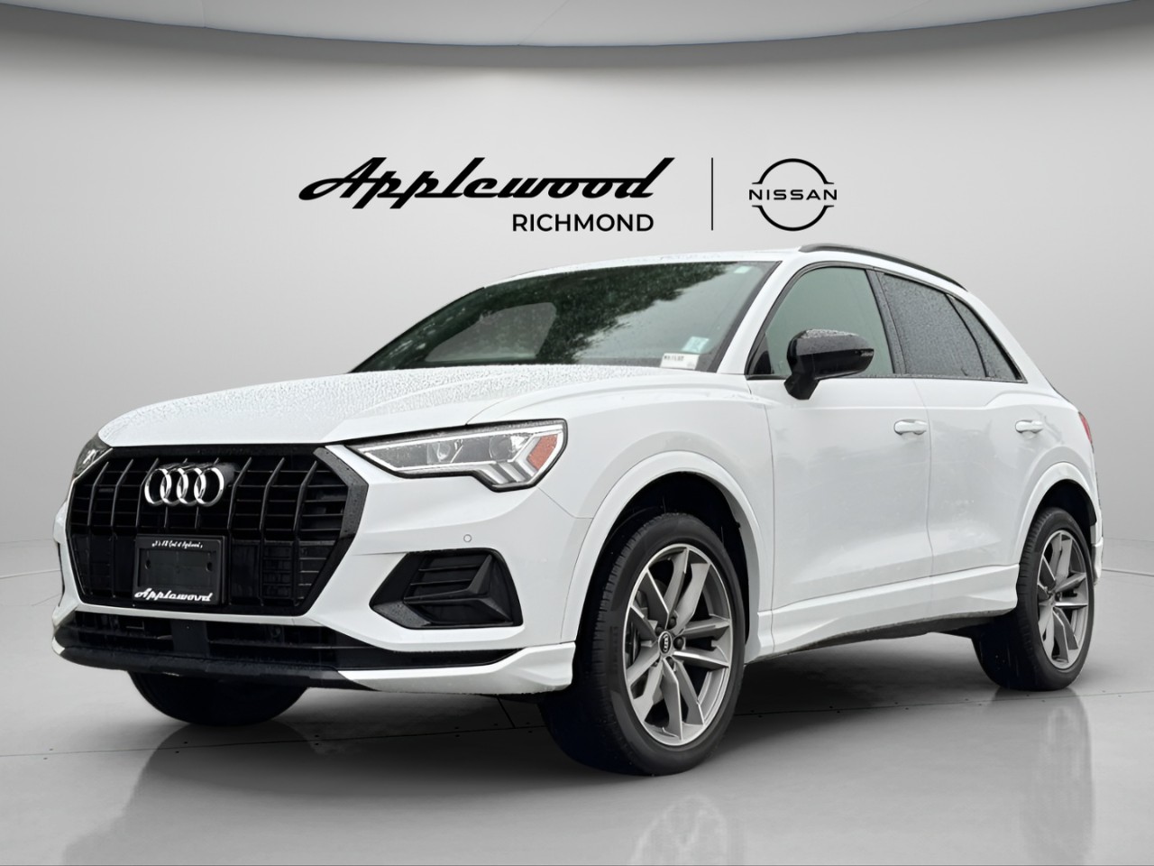 2022 Audi® Q3 Progressiv 45 TFSI quattro con paquete Black optics