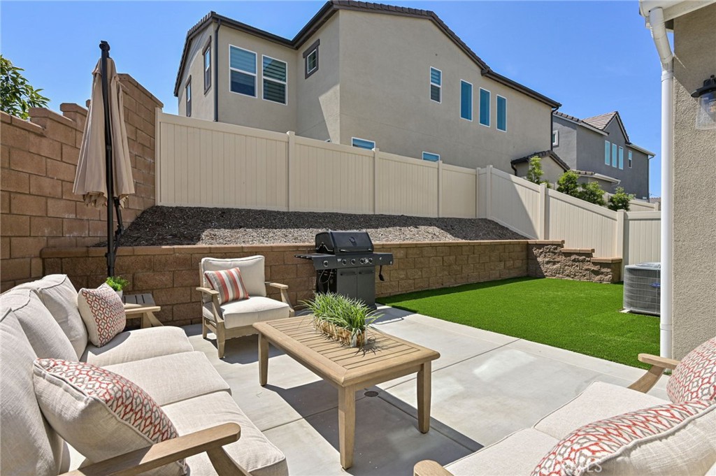 4058 SPRING HAVEN Lane, Corona CA, 9288363602520015105122