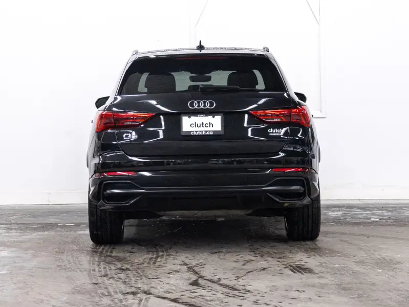 2022 Audi Q364331617530625124